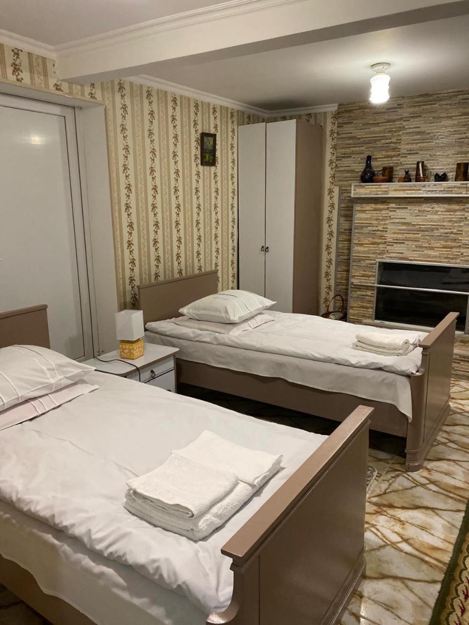 Guest House Happy House 쿠타이시 외부 사진