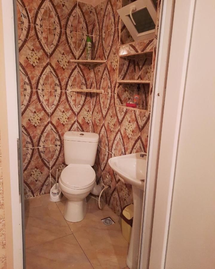Guest House Happy House 쿠타이시 외부 사진